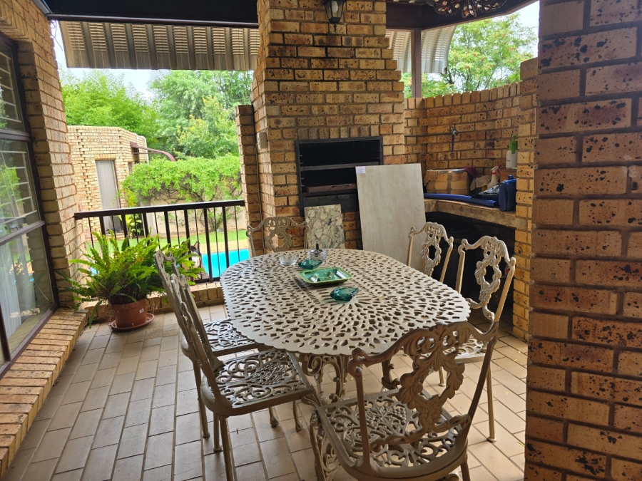 7 Bedroom Property for Sale in Langenhovenpark Free State